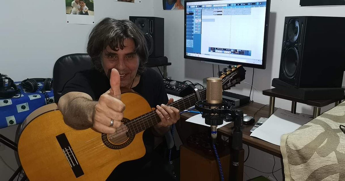 Ya queda menos para contaros sigo trabajando.
Un abrazo fuerte