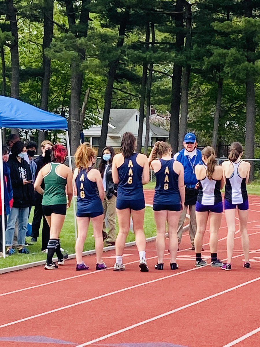 AAGAthletics's tweet photo. Way to go AAG Varsity Track &amp; Field! Awesome job hosting our first home meet of the season against Schalmont &amp; Voorheesville! So many events, so little time! Nice work ladies! 👏💙🏃🏽‍♀️👟🐻@AAG_bearcave @albanyacademies @ColonialCouncil @ColonialTFXC @Sect2athletics https://t.co/I2k0V3A8Y4
