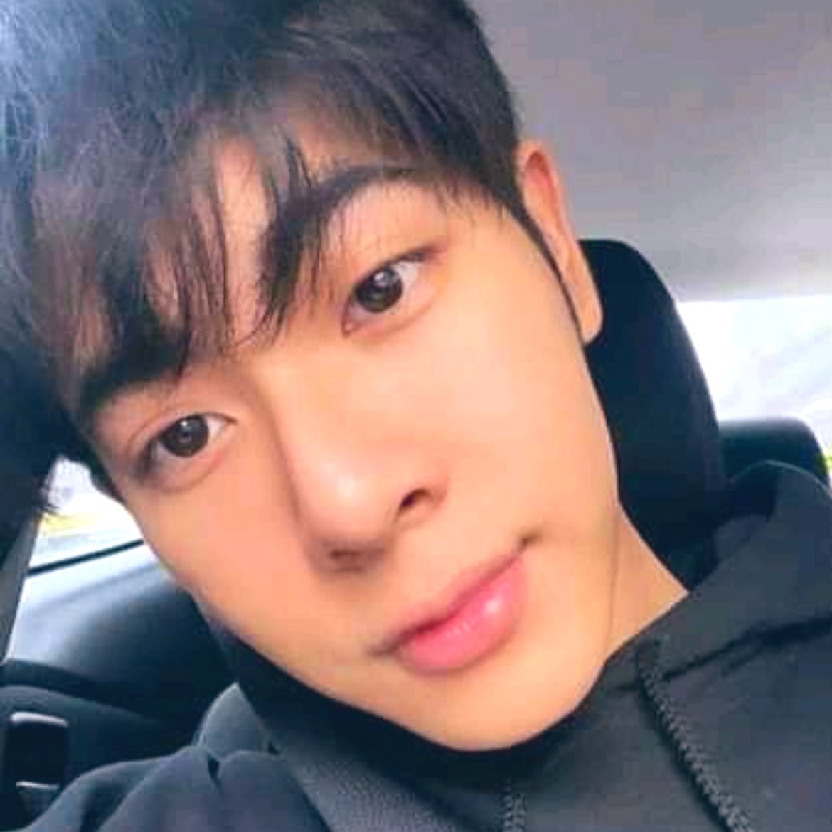 haloxiwwww's tweet photo. Bad, Bad, Bad 

wherein from a terrible break up, Mix develops a happy crush for Earth.. or would it be more than just a crush? 

an EarthMix AU https://t.co/aTFC1hVD2M