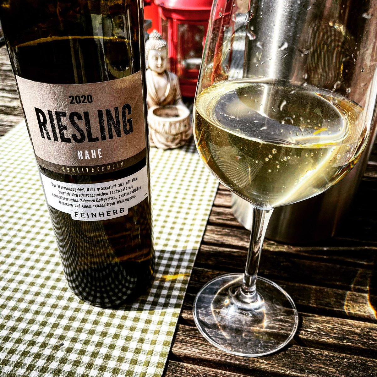 ghvino_de's tweet photo. Heute so richtig warm &amp; sonnig &amp; wenn nicht heute, wann dann?! 🙂 Riesling ☀️🌟 / #Riesling 2020 #Nahe #Rheinlandpfalz #Deutschland 🇩🇪- #wein #weißwein #ghvino 🍷 #weine #weinliebhaber #weinchen #weingenuss #wine #winelover #wineoclock #winetime #winelovers #winestagram #winelife https://t.co/qSFIbgL6Tl