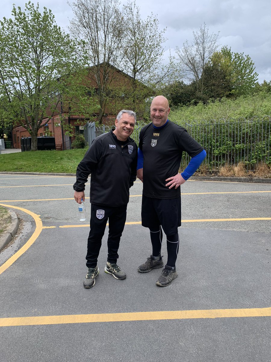 Spotted these two doing the @stateofmindsprt 40/120 challenge round Hollins Park 🏃🏽‍♂️🏃🏽 Keep it going guys💪🏼👊🏻 @NWBoroughsNHS @wirephil @veeno64