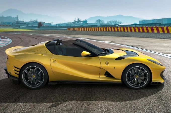 GarrageDaily's tweet photo. New limited-edition 812 Competizione and Competizione A get the most powerful V12 production engine Ferrari has ever launched and a 9,500rpm redline. #Ferrari @Ferrari #dailygarrage read the full article on my #Instagram page
Follow @GarrageDaily for more posts https://t.co/m8k3SiyAFr