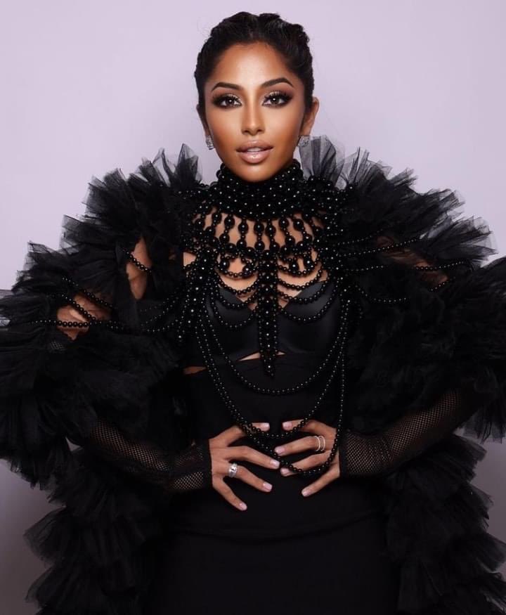 " Looking at the universe with passion, vision and power ✨ "

Maria Thattil, Miss Universe Australia l
#MissUniverse
#MissUniverse2020
#69thMissUniverse