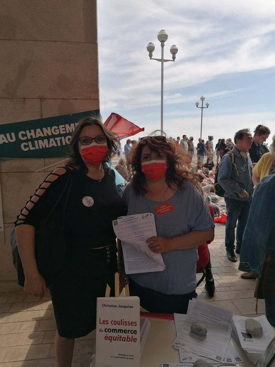 MChantalguzman's tweet photo. Les candidates PCF aux cantonales mobilisées pour le climat #departementales2021 #sophieBournot #mariechantalguzman #climat https://t.co/99S3BtbhCu
