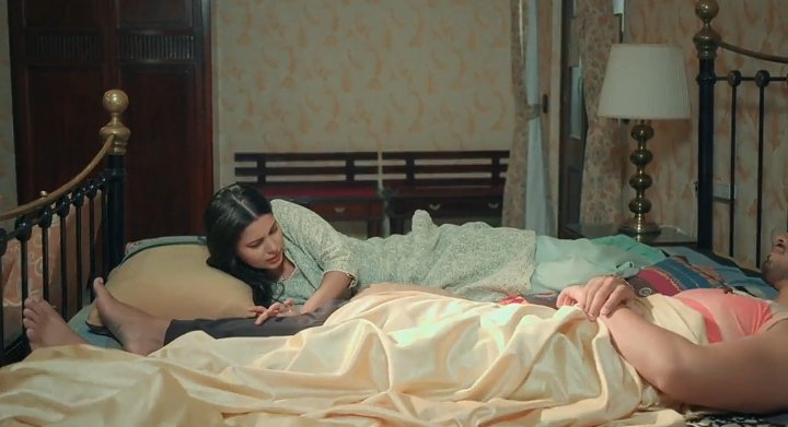 This scene XDShe held his leg the whole night, he didn't even complain when they got up. So adorable! <3 #2MonthsOfShiVi