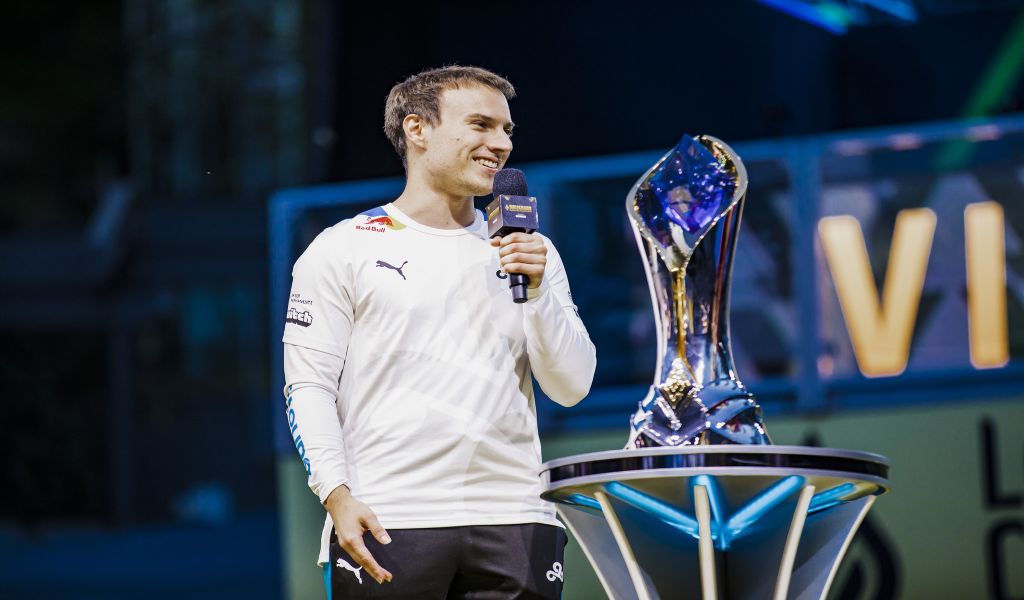 oldflankdays's tweet photo. Flank Esports Özel: Perkz Röportajı

https://t.co/8kd7RI3aA6 https://t.co/NnxBTyzIXs