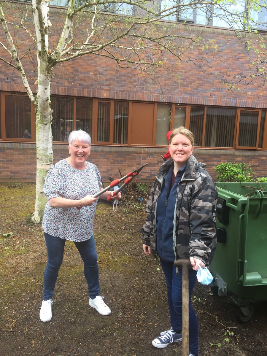 LindaKeddie's tweet photo. Dixon team on their day off clearing the garden ready for opening of Saxon Suite and the flower show on Friday being judged by @MorganCEO . Thank you all https://t.co/Z5ZItv3NjU