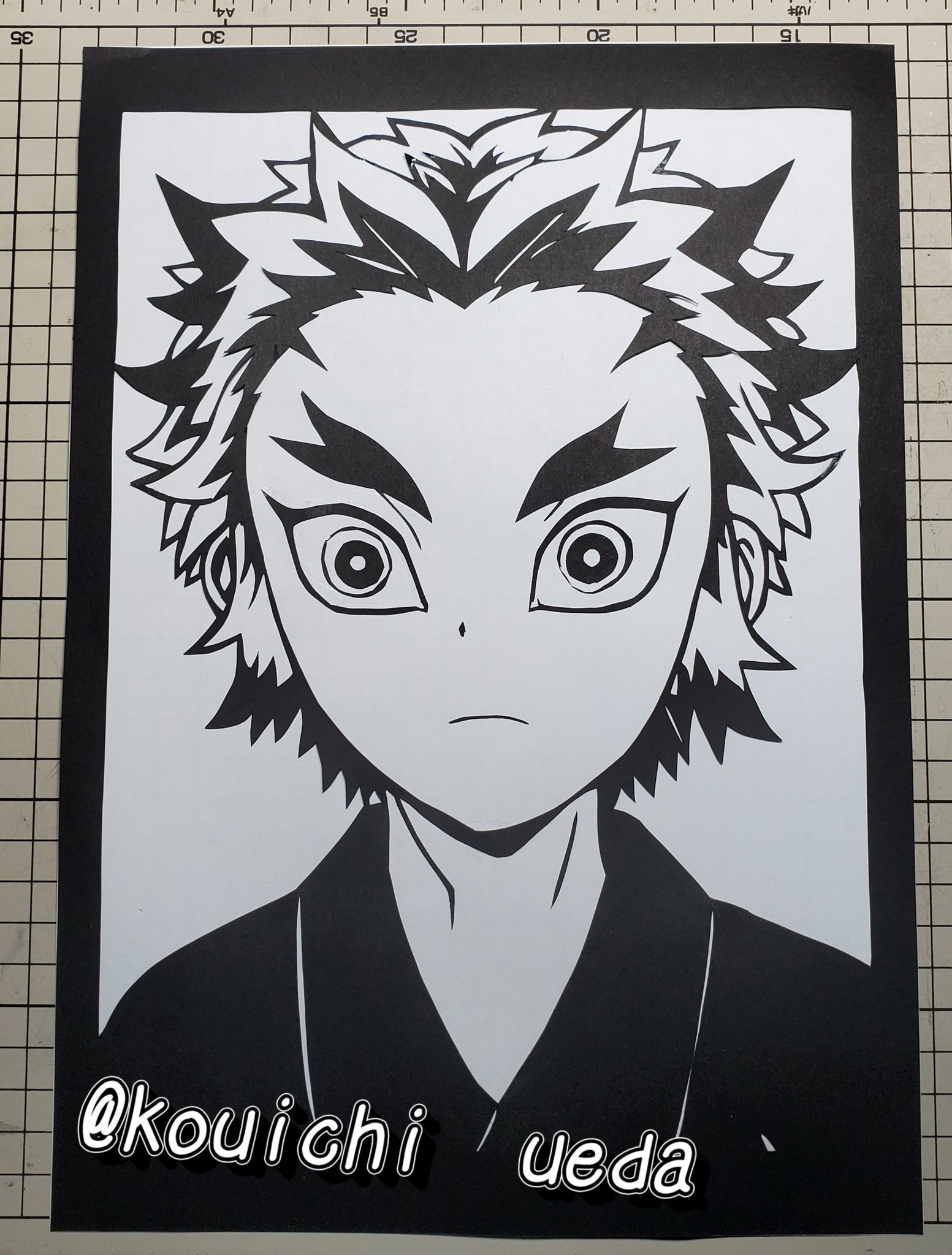 こういちパパ 煉獄杏寿郎生誕祭として 幼少期の煉獄杏寿朗を切り絵にしてみました 目のバランスがムズいんじや 煉獄杏寿郎生誕祭21 鬼滅の刃 煉獄杏寿郎 炎柱 鬼滅の刃切り絵 切り絵アニメキャラ 切り絵趣味 切り絵好き 切り絵好きな人
