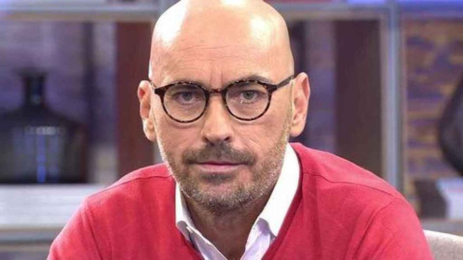 locrack's tweet image. #VivaLaVida402 
Os cae bien Diego Arrabal ?
RT Si
MG No