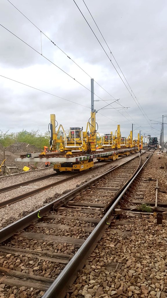 Alex_Vino_H's tweet photo. #Eole #rerE
@SNCFReseau 
@itif_travaux 
#TeamSNCF
@antfauveau https://t.co/G81rbIyuWx