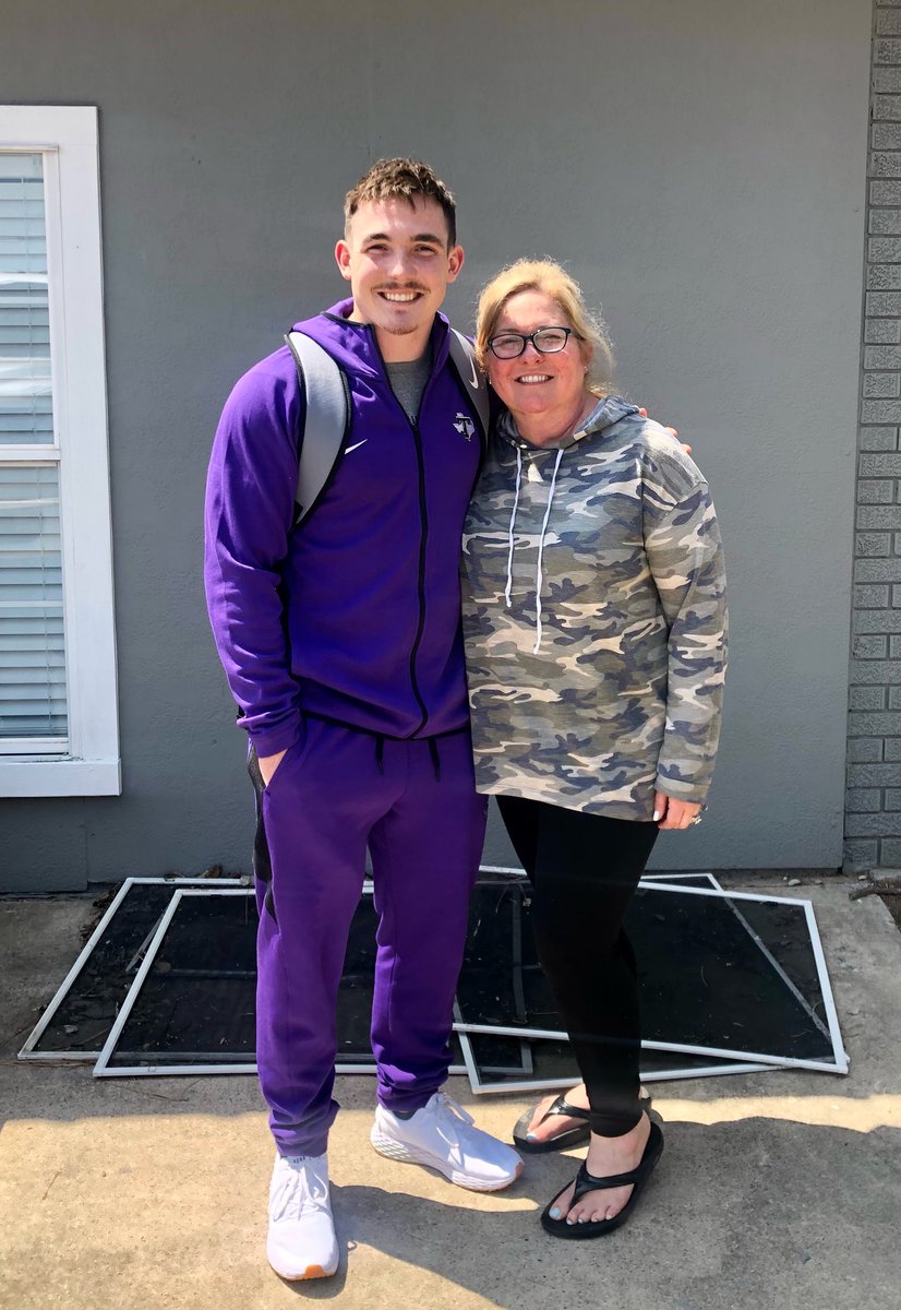 GallagherRhett's tweet photo. Happy Mother’s Day to the best mom around! I love you, mama! https://t.co/bgY4F82e9V
