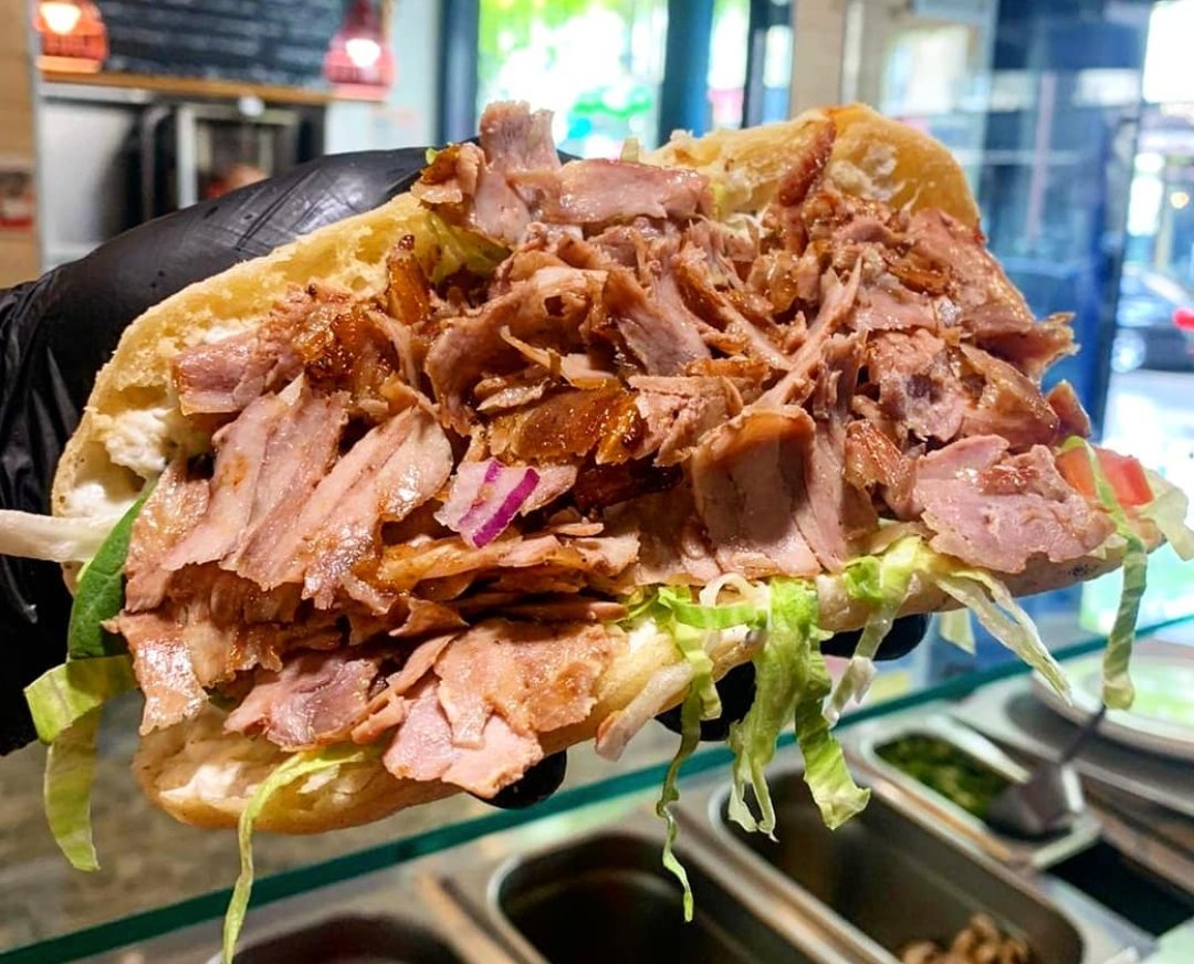 bbell_broche's tweet photo. Non ce n'est pas un #kebab #gyros ou #shawarma car #madeinfrance puisque c'est #frenchtouch donc une #brochealafrancaise
100 % #homemade du #painmaison #frites et #sauces véritable #fromage AOP
Pour fans de #Food #sandwich #fastfood #fastgood #placedelarepublique #artsetmetier https://t.co/kN9et0KFjj