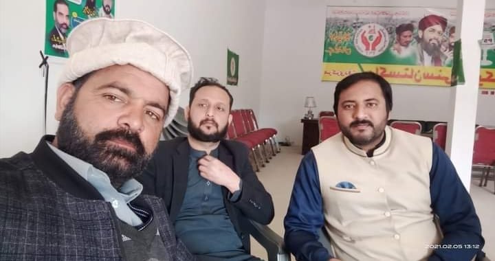 تمھاری بدمعاشی کا سورج جہاں مرضی چمکے 
ہماری حدود میں آیا تو ڈوب جائے گا 
#Ghazali
#PST