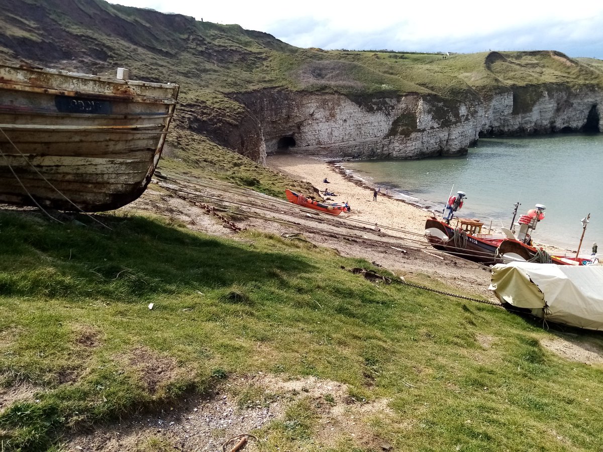 GouldthorpeAlan's tweet photo. A great afternoon at North Landing #Flamborough
Across to Hull then @EYBuses #Service121 to #Bridlington and #Service14 to North Landing https://t.co/DzNwY0RkU6