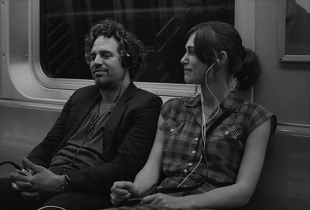 Si alguna vez dejamos de hablar, y no sabes cómo volver, envíame una canción.

~ Begin Again ~