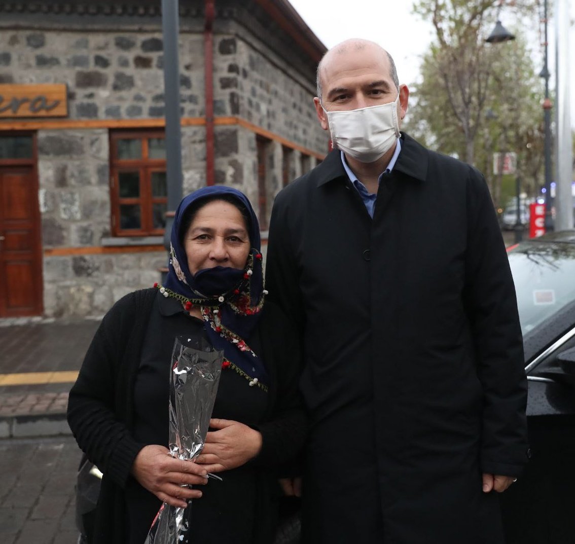 suleymansoylu's tweet photo. Kars’tayız,
Serhat şehrinde, 
Şehitler diyarında...
Harakânî Hazretleri'nin diyarında...

Tüm annelerimizin, #AnnelerGünü'nü buradan kutluyor ellerinden öpüyorum.

Duam;
Tüm anneler, cennet annesi olsun... https://t.co/l7uLkniHgW