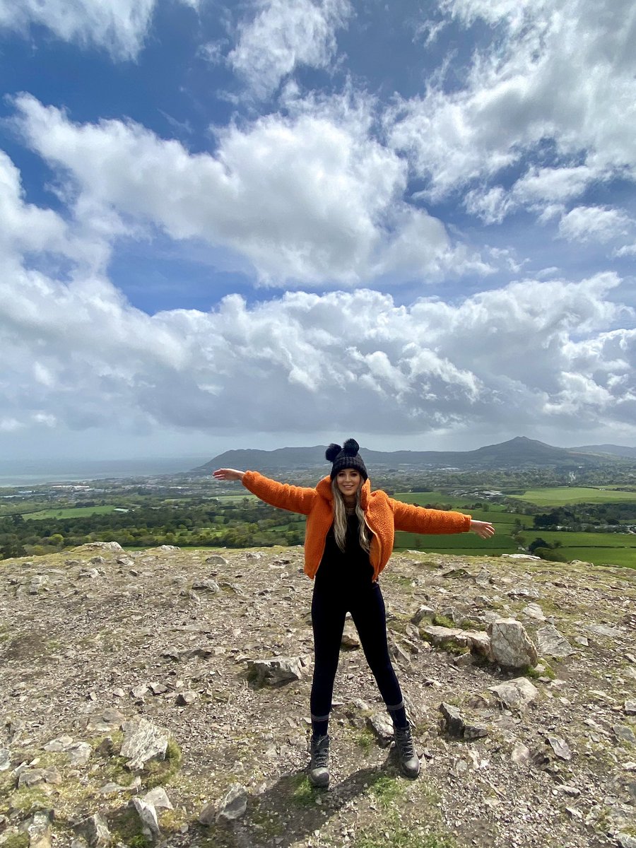 AJ_makeup's tweet image. On top of the world (summit⛰) knowing from tomorrow we have a bit more freedom! Who else is already in #StaycationIreland planning mode? 🙋🏼‍♀️ #LockdownDublin #LockdownIreland
