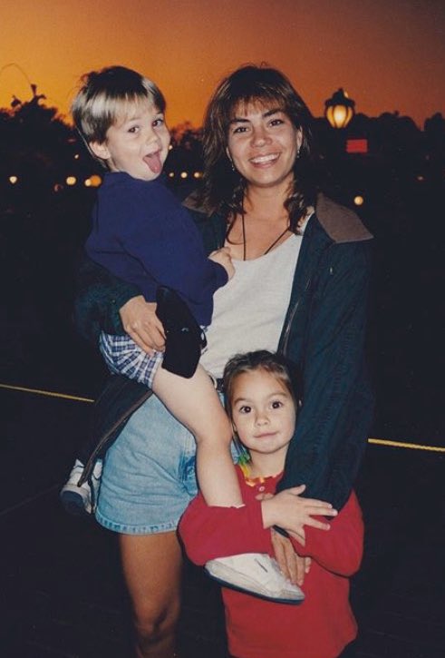 mediadobrien's tweet photo. HAPPY MOTHER'S DAY MRS. LISA RHODES O'BRIEN ❤❤❤ https://t.co/4excf5dI2N