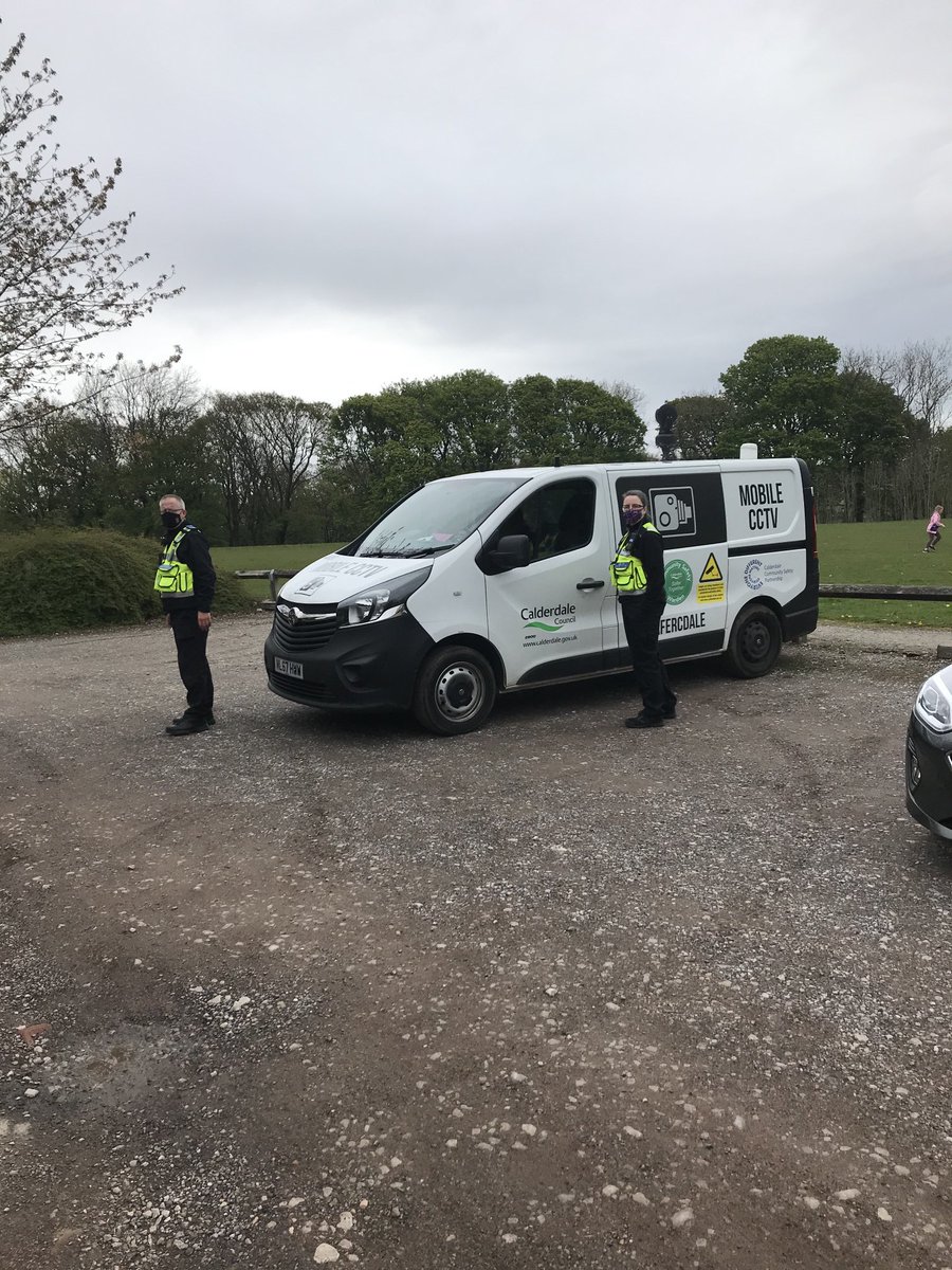 CSW3271's tweet photo. CSW308
CSW310
CSW327
Patrolling Shelf Hall Park.
Beautiful park keep it clean and dog fouling free so all can enjoy.
⁦@Calderdale⁩ 
⁦@CMBC_CSRT⁩ 
#cleanergreenercleaner
#staysafe
#nodogfouling https://t.co/wOBa4hmJnP
