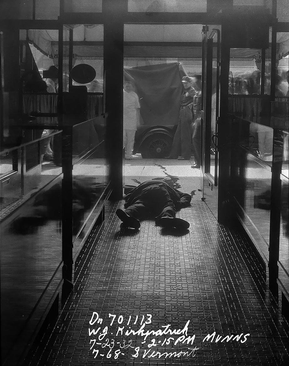 This 1932 LAPD crime scene photograph is circulating online again, as it does periodically, with people sharing it commenting on the beautiful composition and noir details. We hate it.