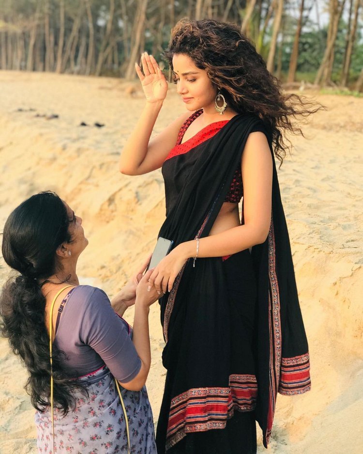 E09X8JbVgAMCUr5?format=jpg&name=medium