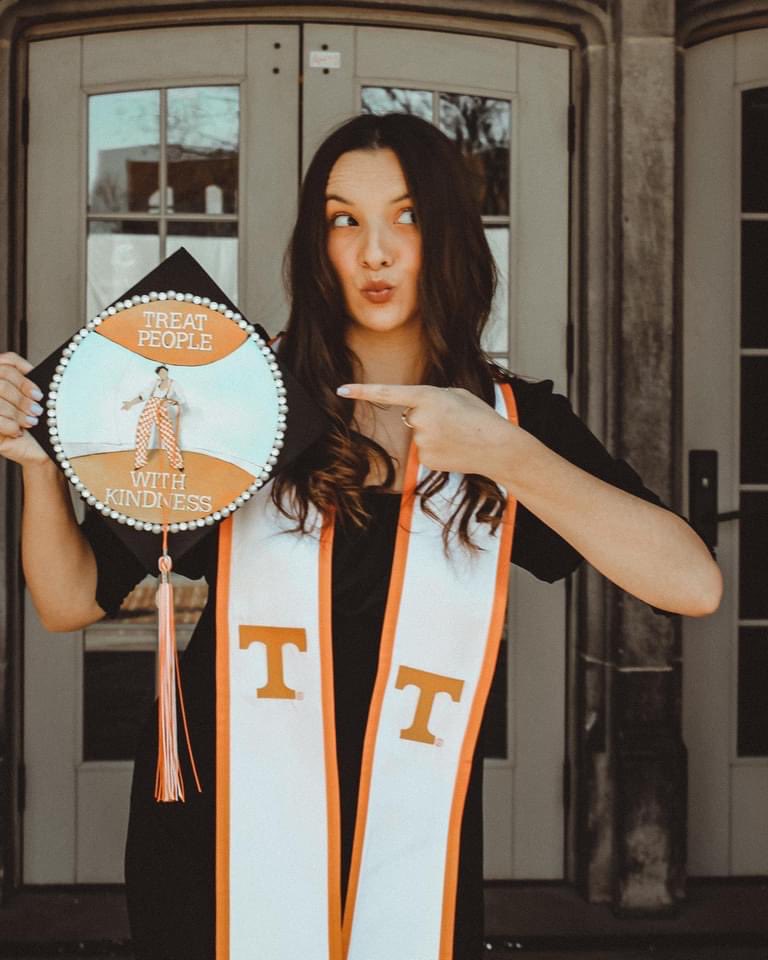 ktpwarwick's tweet photo. That’s my best friend🧡🧡 So proud of you Emz! YOU DID IT!!!#UTGrad2021 https://t.co/wMaMNfVi6Z
