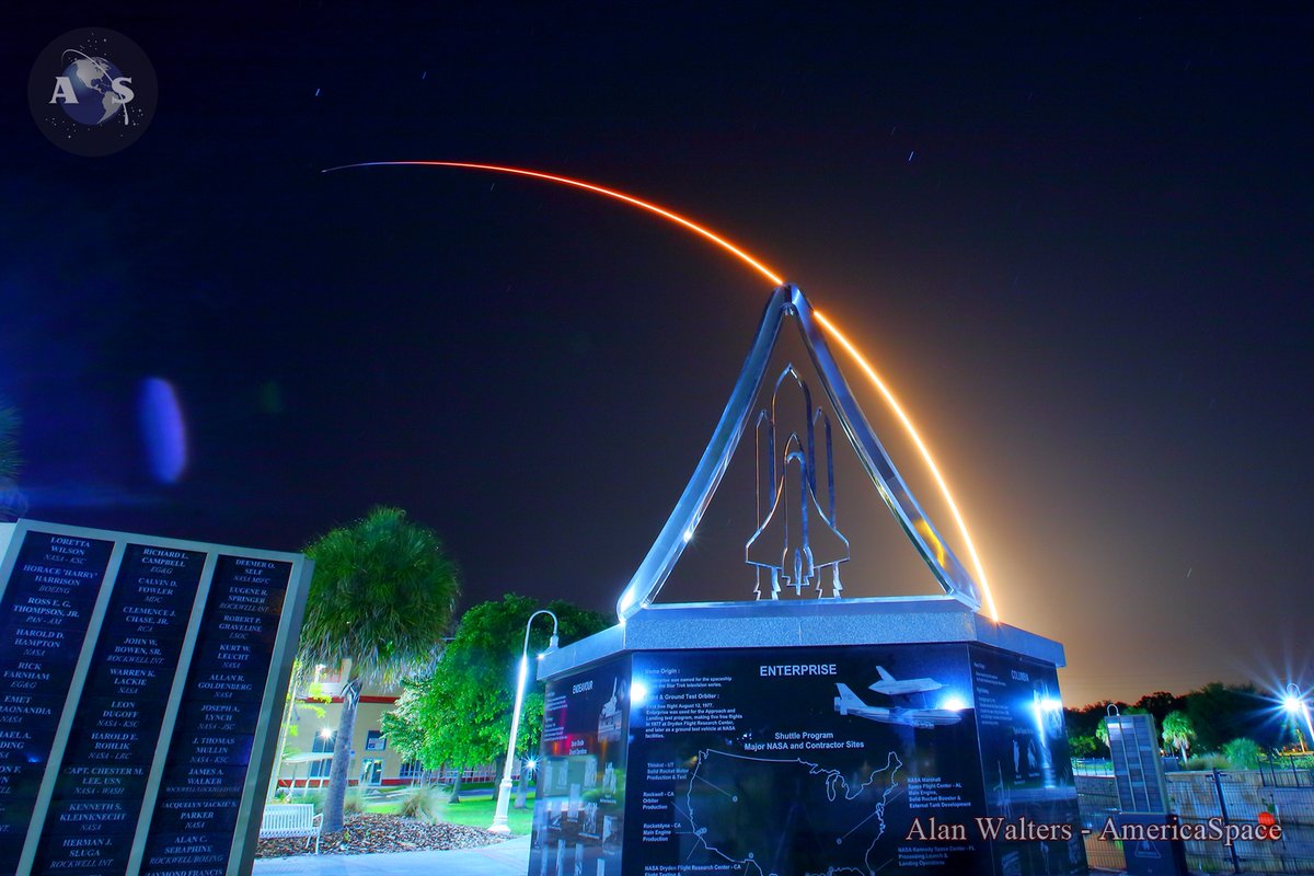 rocketphoto's tweet photo. Starlink 27 #SpaceX #alanwalters #americaspace #starlink #titusville #rocketporn https://t.co/Q6qZERyKob