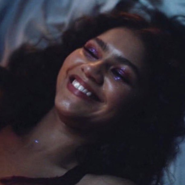 your fav is a non-binary lesbian! on X: rue bennett from euphoria