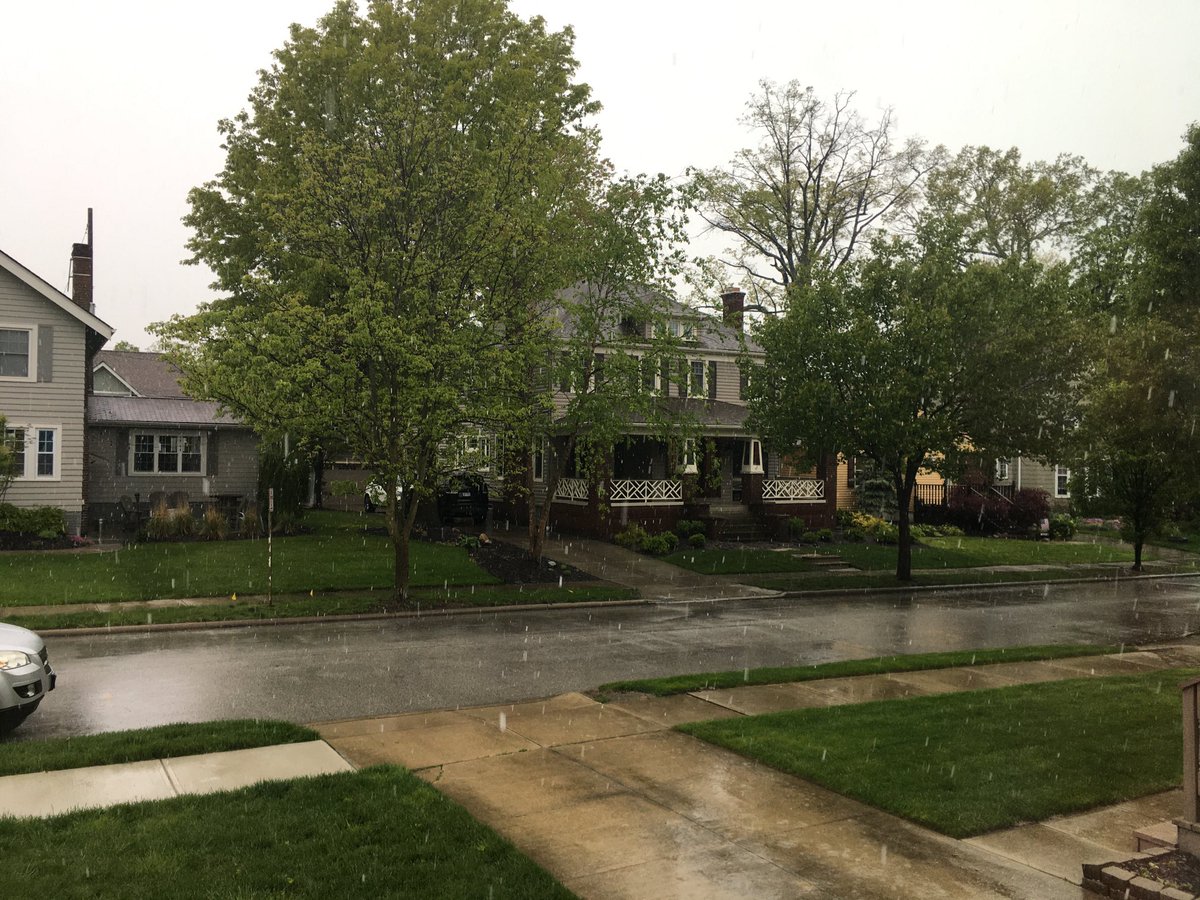 strubrg's tweet photo. May 9, 2021. Happy Mother’s Day…It’s snowing in #lakewood Ohio! https://t.co/fjpnfq9Ln4