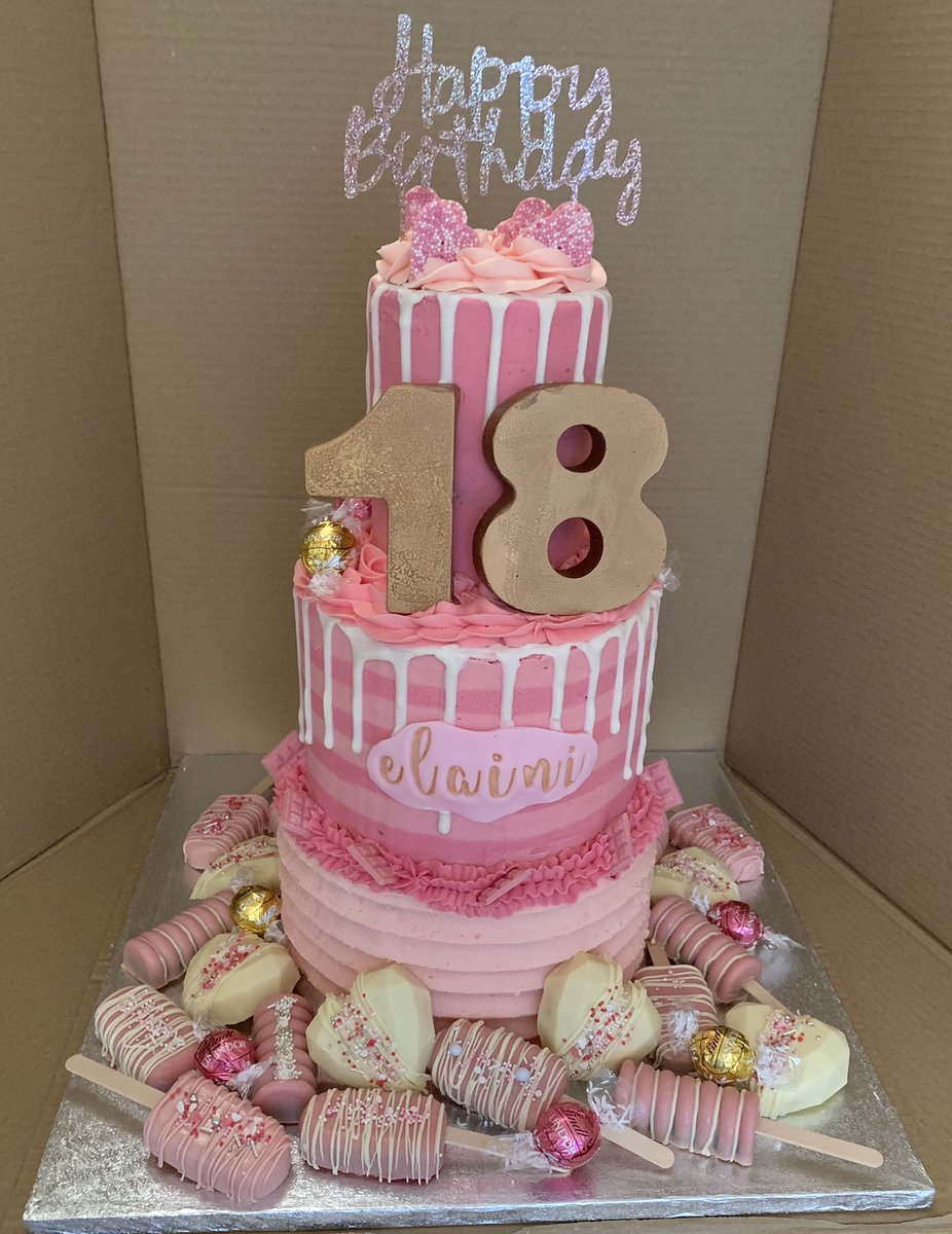 Oopsabakey's tweet photo. More cakes! https://t.co/r8xbwp9aQ4