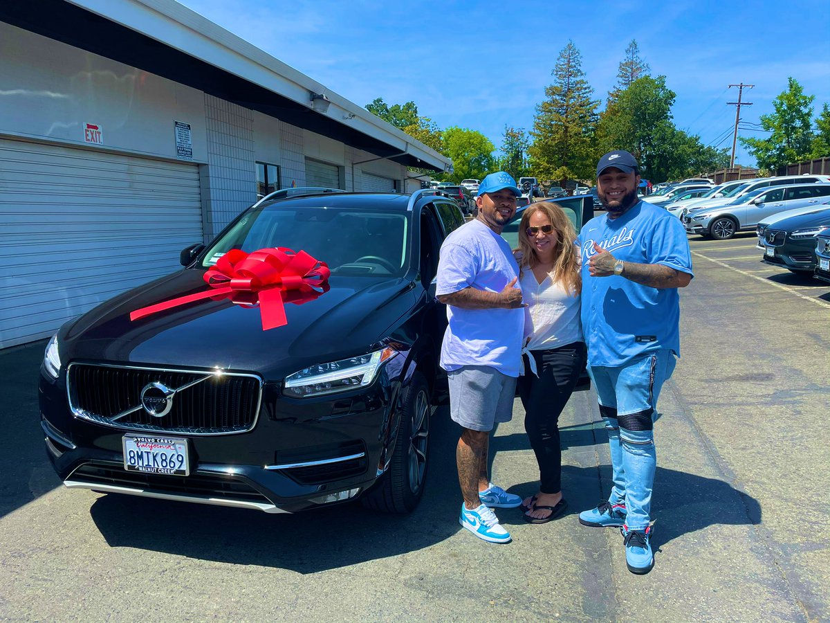 ItsPokChop's tweet photo. HAPPY MOTHERS DAY MAMA ❤️ Just giving you back a fraction of what you’ve given me in life. (2020 Volvo XC90 $60k) https://t.co/f05Pf2FbqQ