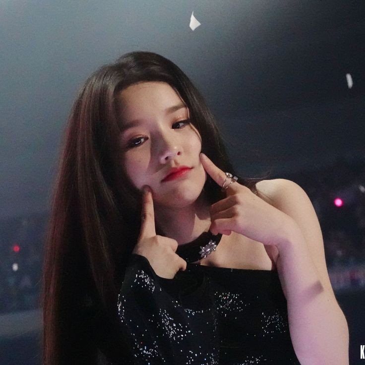 heejin in real life