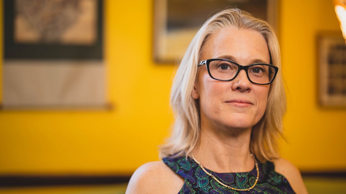 QuantaMagazine's tweet photo. “The thing is that everyone sees groups. Even little grade-school kids see groups. The groups they see are numbers.” Hear @math_wilkinson and host @stevenstrogatz discuss group theory in this week’s episode of “The Joy of x” podcast: https://t.co/mCFi0f8WIa https://t.co/qmXgdSEAO1