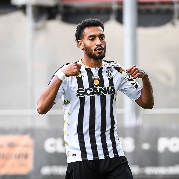 IncroyableSCO's tweet photo. 📊⚽️ - Angelo Fulgini a marqué son sixième but de la saison en Ligue 1 contre Dijon.
Le numéro 10 angevin devient le co-meilleur buteur d’Angers SCO cette saison avec Stéphane Bahoken. ⚫️⚪️
#SCODFCO https://t.co/PVlkgX5sMa