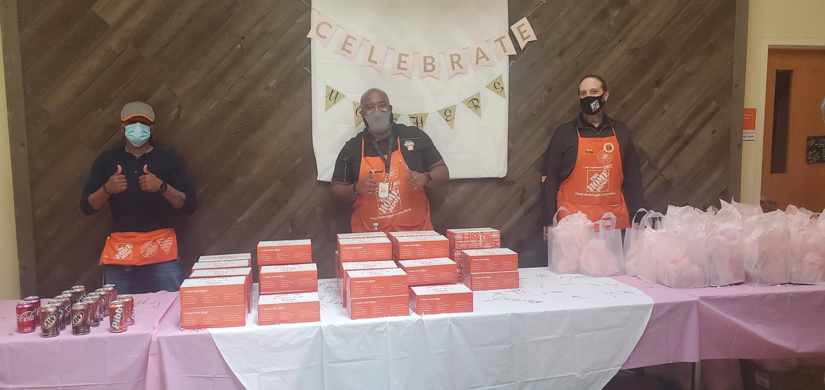 Servant leadership at #LGMain Thanks Jason, Jonathan, and Rob for serving our ladies this mother's day. <a href="/wjackblair/">Jack</a> <a href="/Cedric24316601/">Cedrictate</a> @BacklinLisa <a href="/BillRodgers_12/">Bill Rodgers</a>