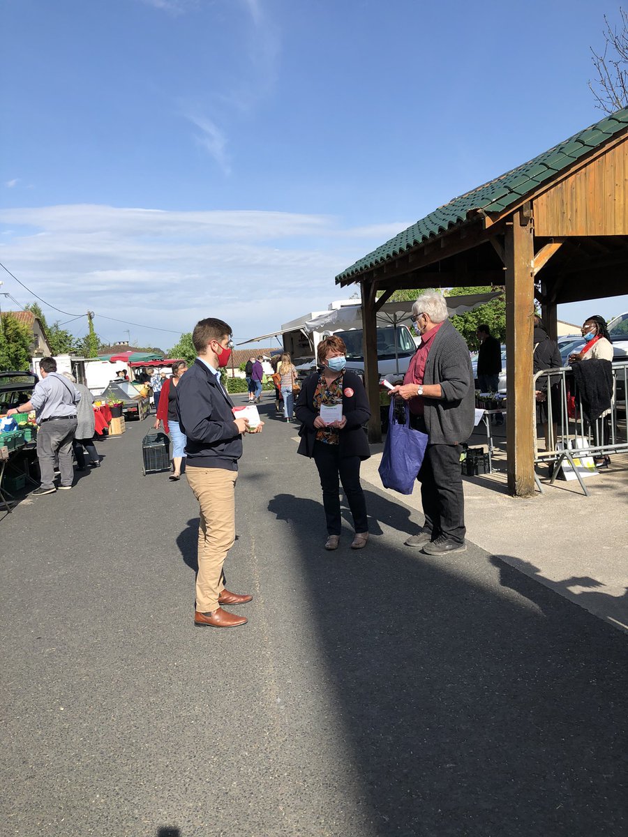 [Marché du bourg de Coulounieix-Chamiers]

Aujourd’hui nous étions présents sur le marché du bourg de Coulounieix-Chamiers pour échanger avec les Colomnièroises et Colomnièrois.

➡️ Nous leur avons donné notre lettre de candidature et avons discuté avec eux sur notre démarche.