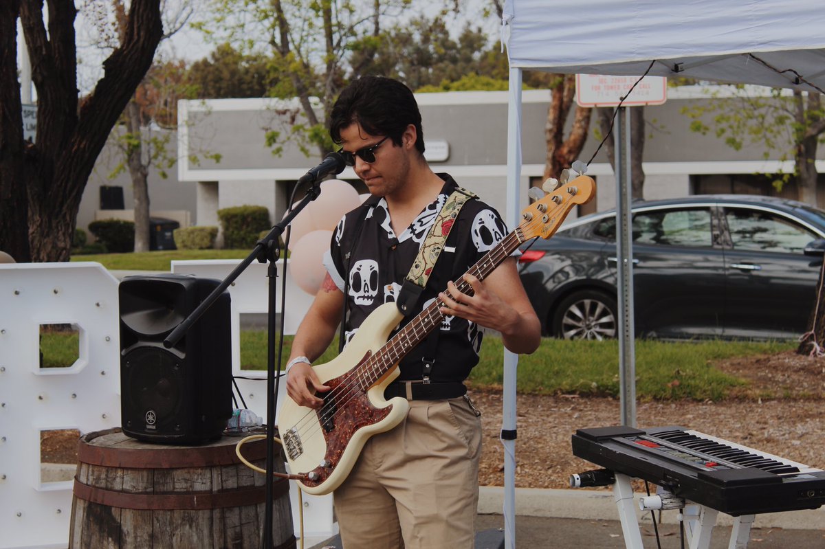 raynocerous0571's tweet photo. Hey, POS lowlife who stole all my music equipment from my truck last night

Please for the love of god return the bass. It was my dead brothers. I don’t care about any of the other shit, just return the bass please. No questions asked.

Please y’all be on the lookout for my baby. https://t.co/BoYH6HFYvK