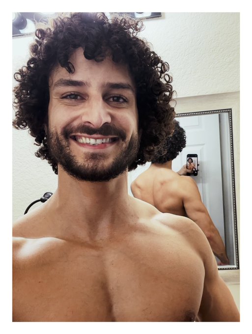 😘😘😘 https://t.co/trNlYwMrxF