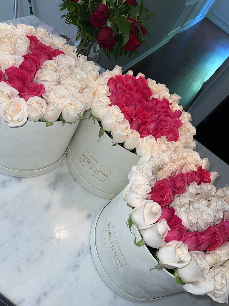 crystalbaee1's tweet photo. How I’m supposed to know you like me if you don’t send me 300 roses 🥺 https://t.co/nYUOQqwaVE
