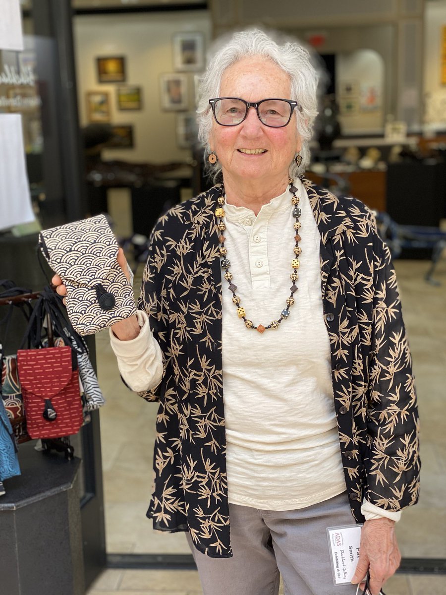 ArtBlackhawk's tweet photo. Happy Mother's Day, all you moms out there! 
✨🌈🌸💐
Last minute gift ideas at 3416 Blackhawk Plaza Circle #danvilleca Today we are open from 11am to 6pm!
More info at https://t.co/sy3M7VGRoP
#art #gifts #MothersDay2021 #blackhawkgallery #bayarea #sanfrancisco https://t.co/jNWIifFTRO