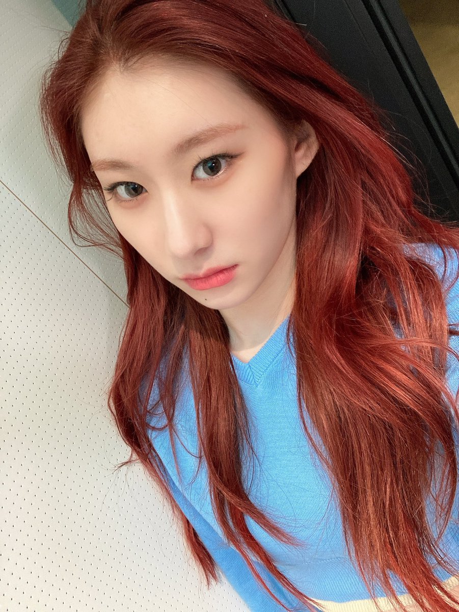 오늘 너무 오랜만이다 반가워요 믿지들아❤ 그리고 고마워 제가 너무 행복하다! 잘자요 이제 네일 또 봐요~~
