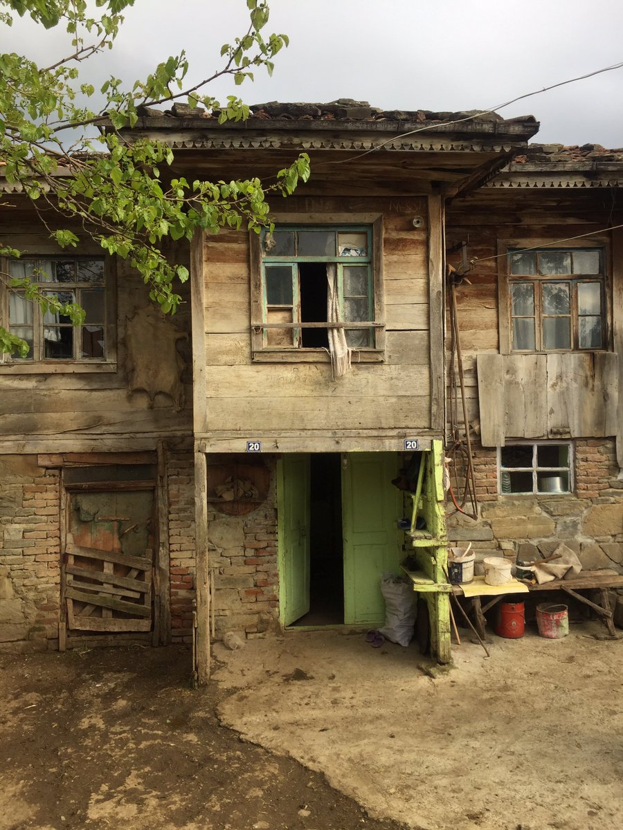 VOLKANSENGUL04's tweet photo. Karadeniz’in güzel evleri https://t.co/A900hYiUuM