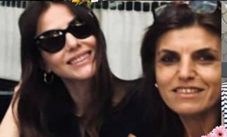 Juanis84378026's tweet photo. Todas nuestras madres que siempre con nosotros que se suman con fuerza y esperanza a nuestra esperanza #Annelerg un feliz cumpleaños estas fueron las palabras #SerkanÇayoğlu https://t.co/NCrSOfbQga