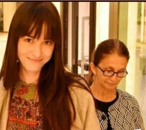 Juanis84378026's tweet photo. Todas nuestras madres que siempre con nosotros que se suman con fuerza y esperanza a nuestra esperanza #Annelerg un feliz cumpleaños estas fueron las palabras #SerkanÇayoğlu https://t.co/NCrSOfbQga