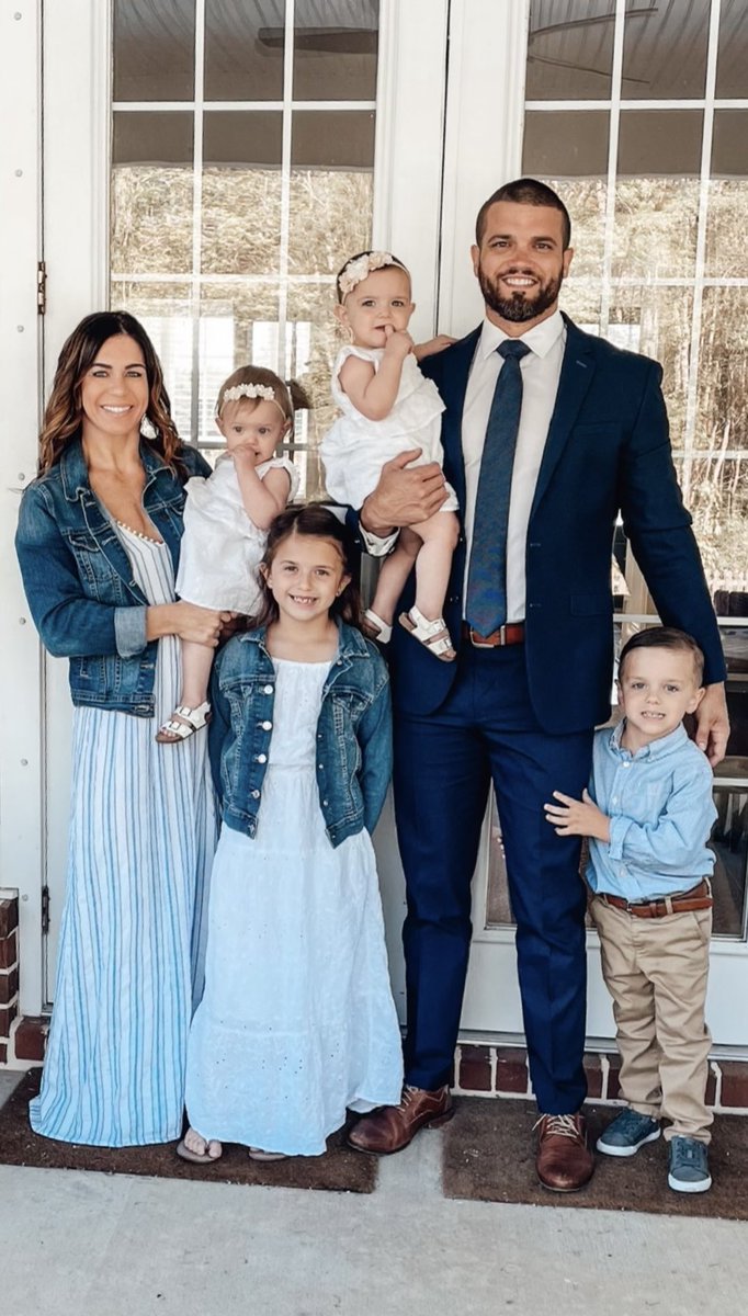 Ware_is_Ryan's tweet photo. Couldn’t do it without you; wouldn’t want to do it without you! Happy Mother’s Day @SidneyRWare https://t.co/kgqa6E7nx4