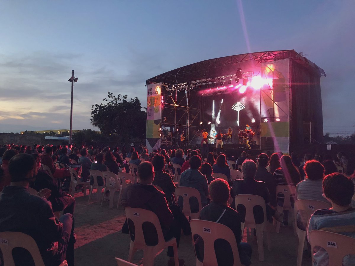 Cap de setmana reiniciant el <a href="/Fimvilaseca_/">☆FiM Vila-seca☆</a> després de cinc anys i en plena pandèmia. Gràcies a tots els que ho han fet possible i que tant de bo surtin un munt de bolos perquè la cultura també salva vides 🎶. I no voldria personificar, però quin descobriment <a href="/clarapoch/">Marçal Calvet i Clara Poch</a> 😍
