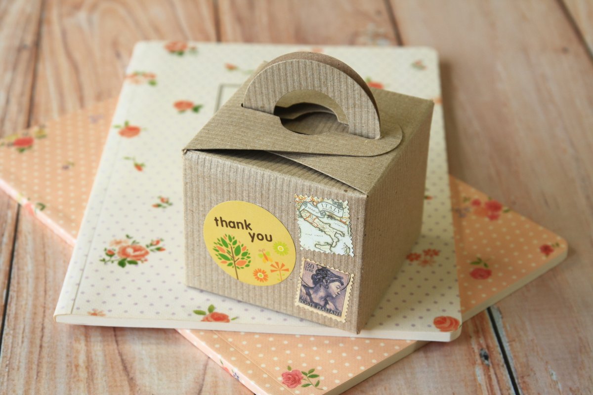 lemoncatshop's tweet image. Don't miss these lovely recycled Ribbed Kraft Brown DIY Square Favour boxes - almost gone!
lemoncatshop.com/packaging
#diy #wedding #favourboxes #giftbox #packaging #countrystyle