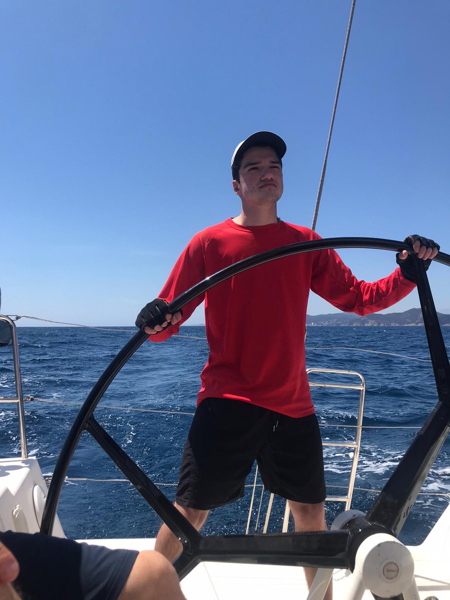 BoixetSailing's tweet photo. Ahir a la regata de La Dragonera del @cnelbalis:
✔20 nusos de vent de sud fins la nit. 
✔Anada: vent d'empopada.
✔Tornada: bastant dura de cenyida (vent en contra)
✔14 hores navegant (70 milles nàutiques).
✔2ns de grup💪💪
Unes milles més al sac!
#LaRutaDunSomni
#22q11 https://t.co/gwo6Muk6nQ