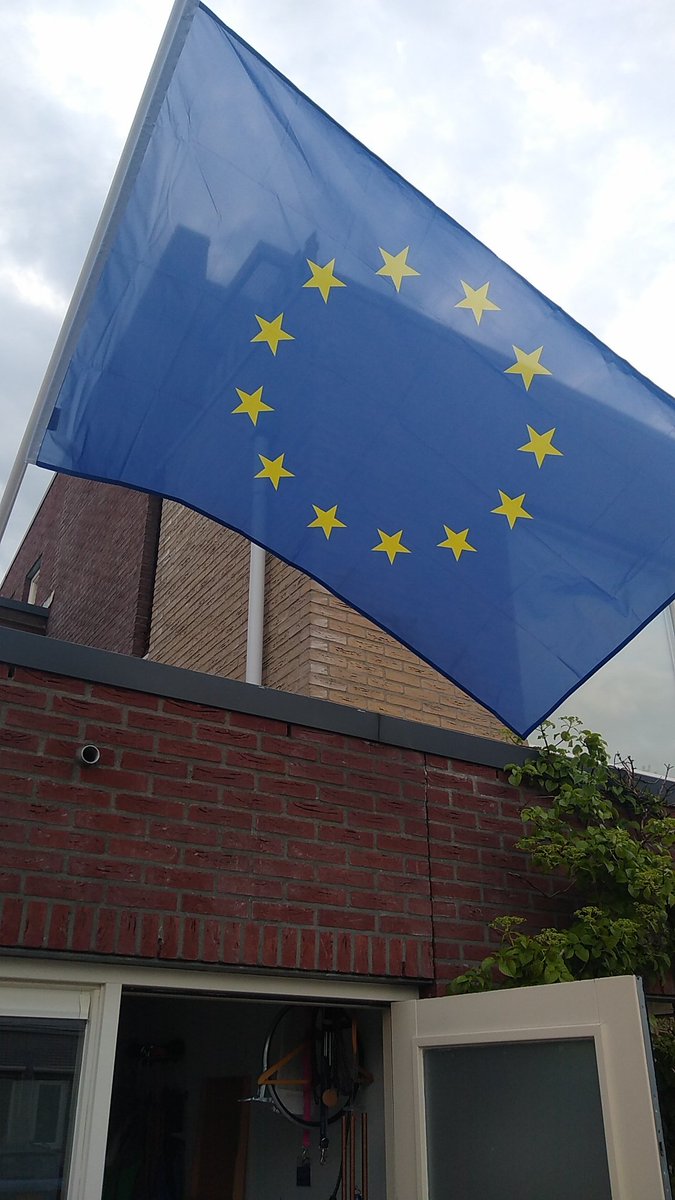 GertadRijn's tweet photo. #DagvanEuropa  Vandaag hele dag de vlag 🇪🇺 uit.
https://t.co/m4F4AZjKU4 https://t.co/eybYGJ4gWP