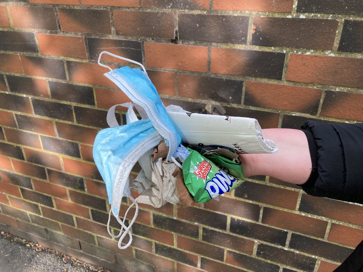 PlaySushiUK's tweet image. #PickItUpLincoln #BeTheChange #CleanUpTheStreets

My partner, whenever she is going for a walk around our area, is disgusted by all of the masks and rubbish being littered around. This was just one small section of road.

We need to do better in Lincoln, and everywhere else too.